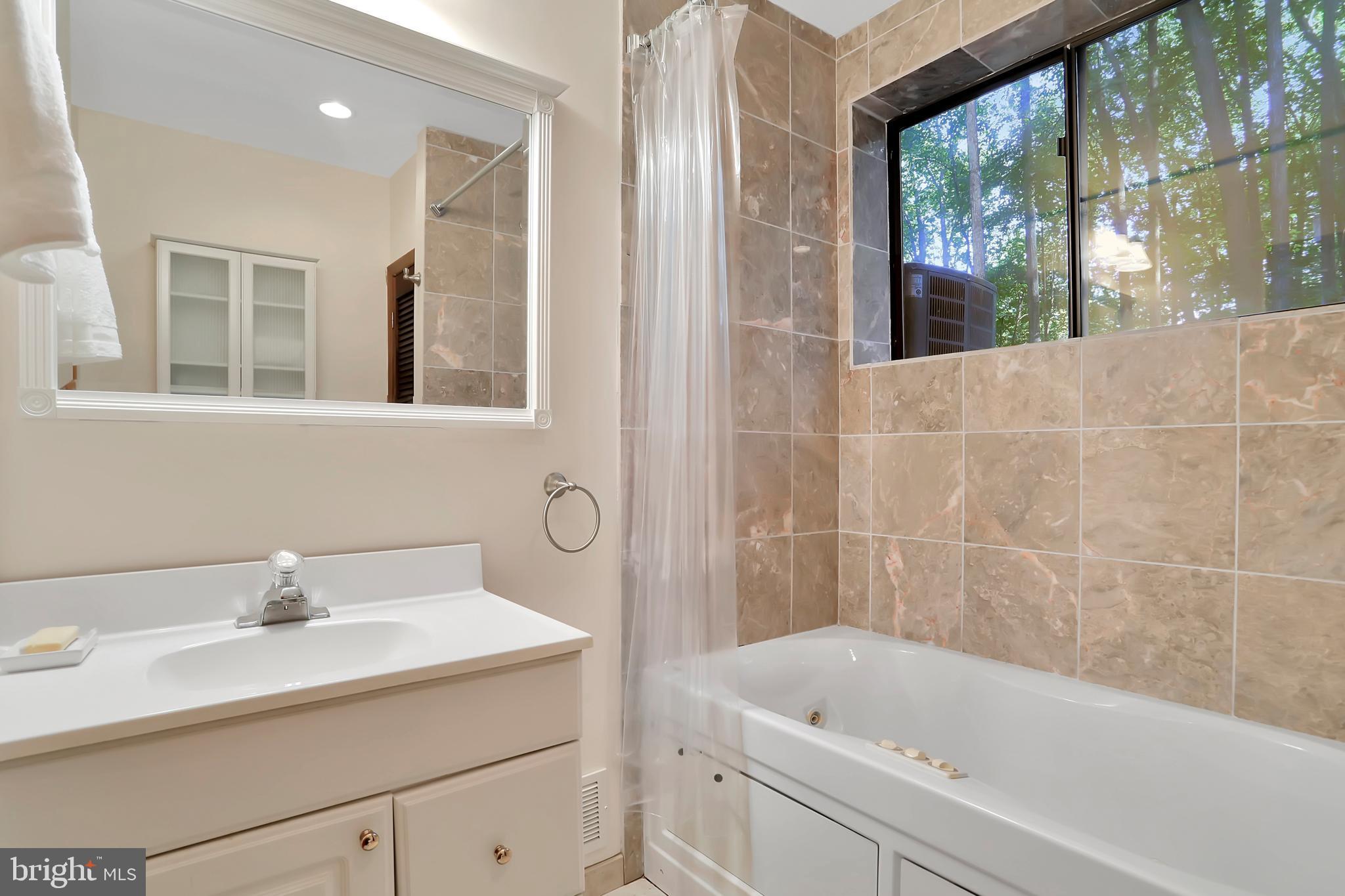 COOLFONT MOUNTAINSIDE - Residential