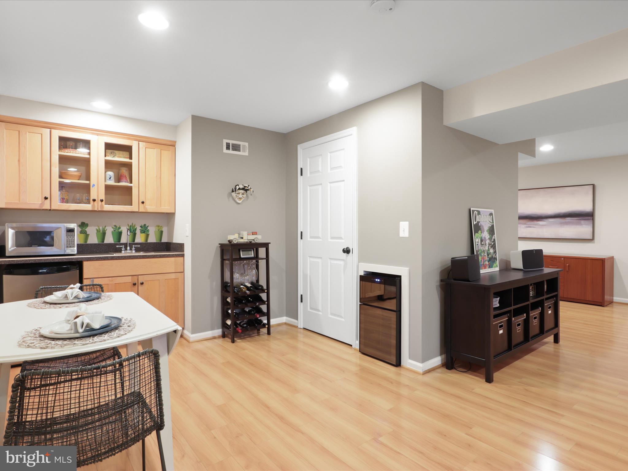 RESTON - Residential