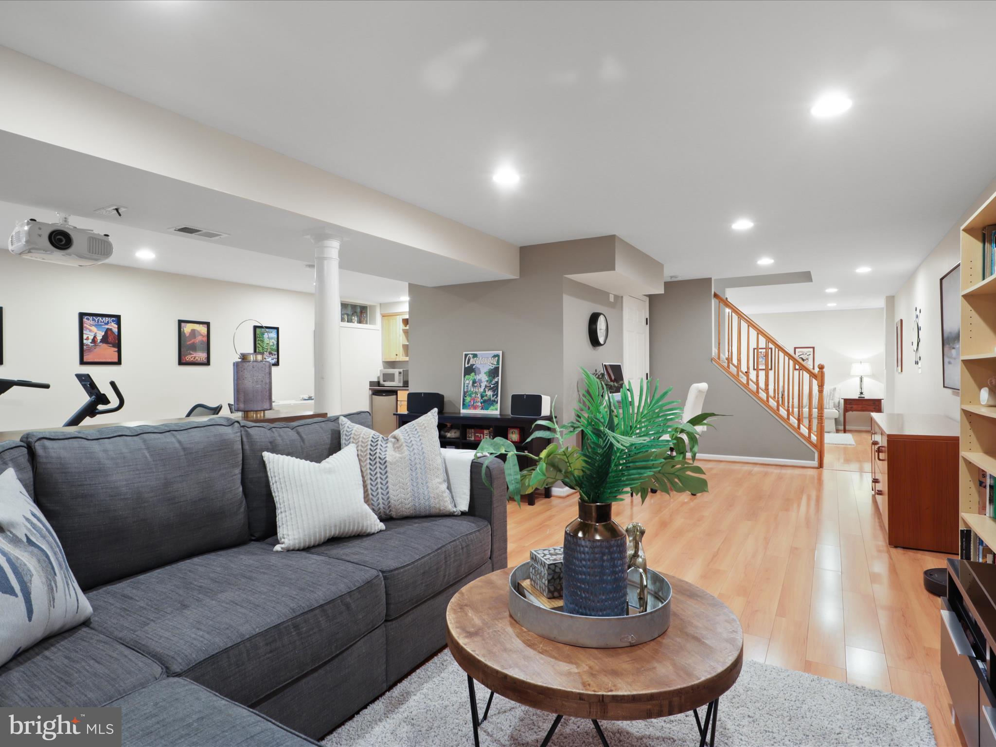 RESTON - Residential