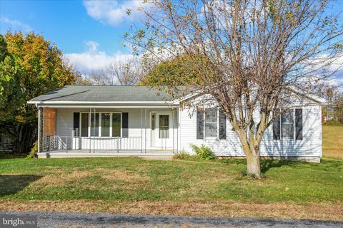 80 HONEYSUCKLE AVENUE WOODSTOCK VA 22664