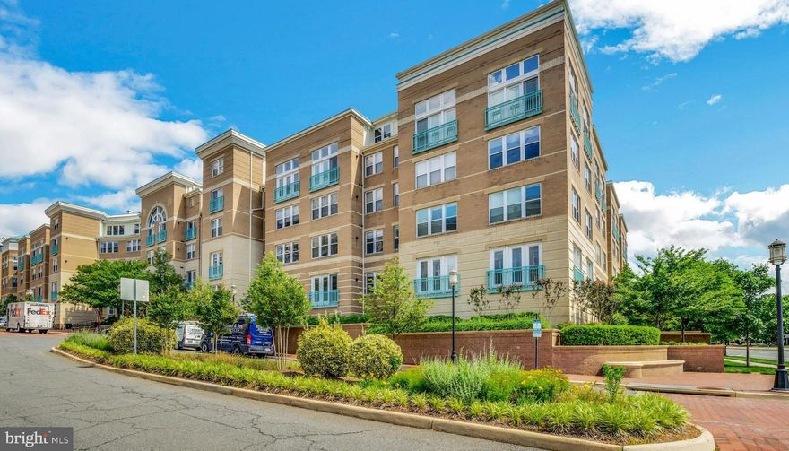 This charming one-bedroom, one-bathroom condo is a terrific value, offering modern comfort and amenities in a prime location at Reston Town Center. Enjoy gleaming hardwood floors, crown molding, and fresh paint, throughout. The kitchen features gas cooking and tons of cabinet space. The spacious bedroom has an oversized closet. HVAC system is less than 2 years old! In-unit washer & dryer adds convenience. An assigned Storage cage is located on the 4th floor.  Assigned garage parking space!

Condominium amenities include a fitness center, outdoor pool, party room, business center, and front desk concierge. Just steps from dining, shopping, W&OD Trail, and Silver Line Metro, with easy access to Dulles Airport and D.C.