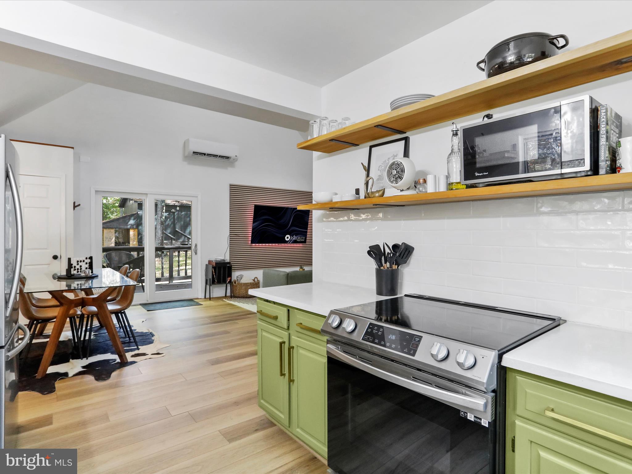 SHORT MOUNTAIN VILLAGE - Residential