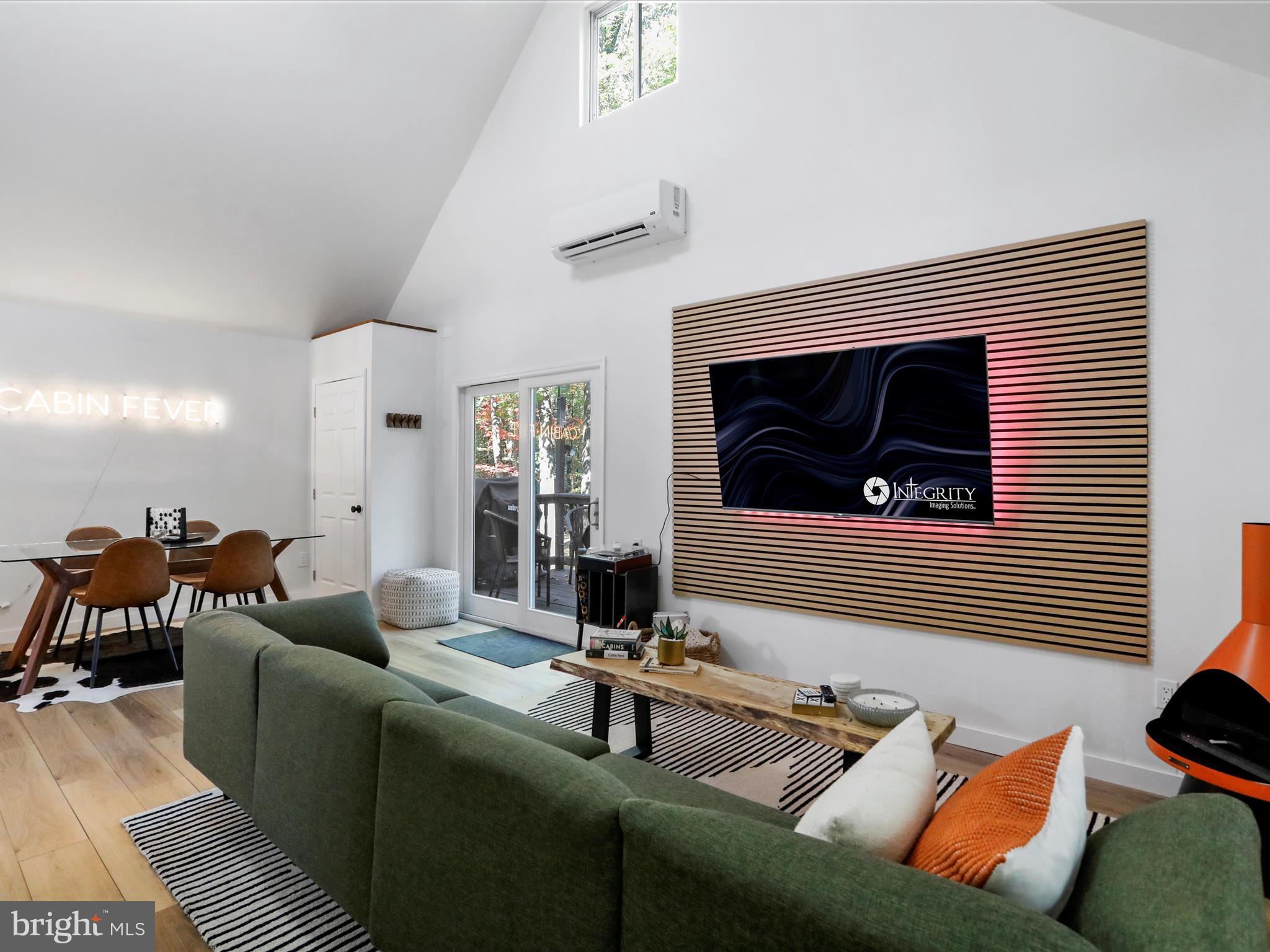 SHORT MOUNTAIN VILLAGE - Residential