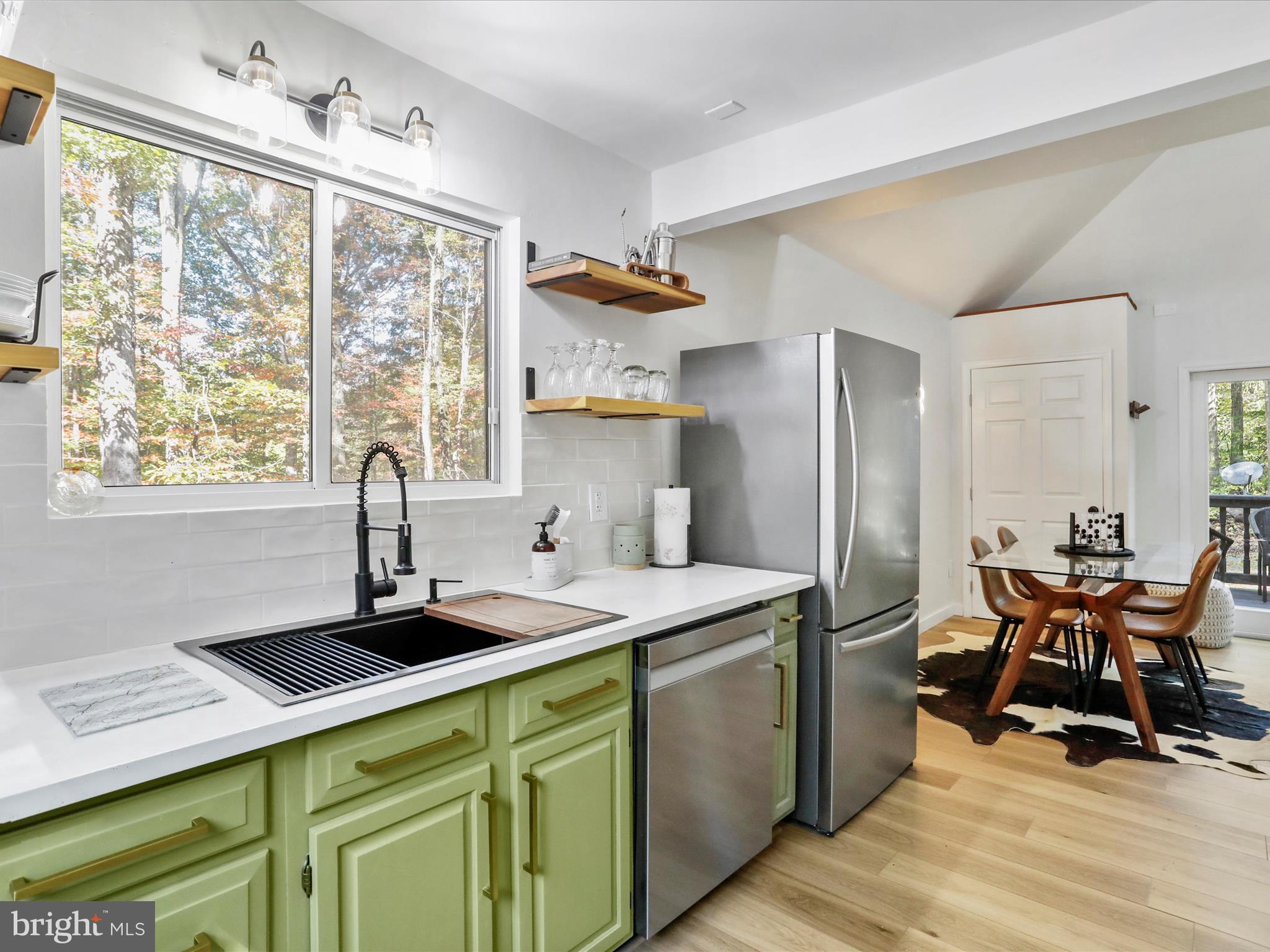 SHORT MOUNTAIN VILLAGE - Residential