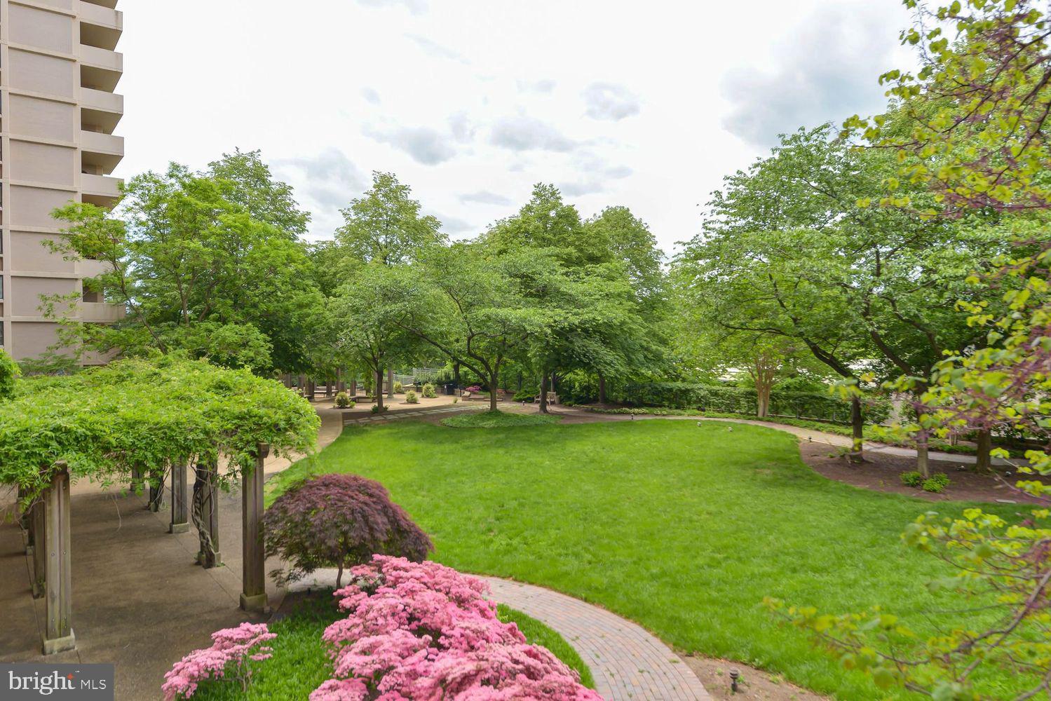 HYDE PARK - Residential