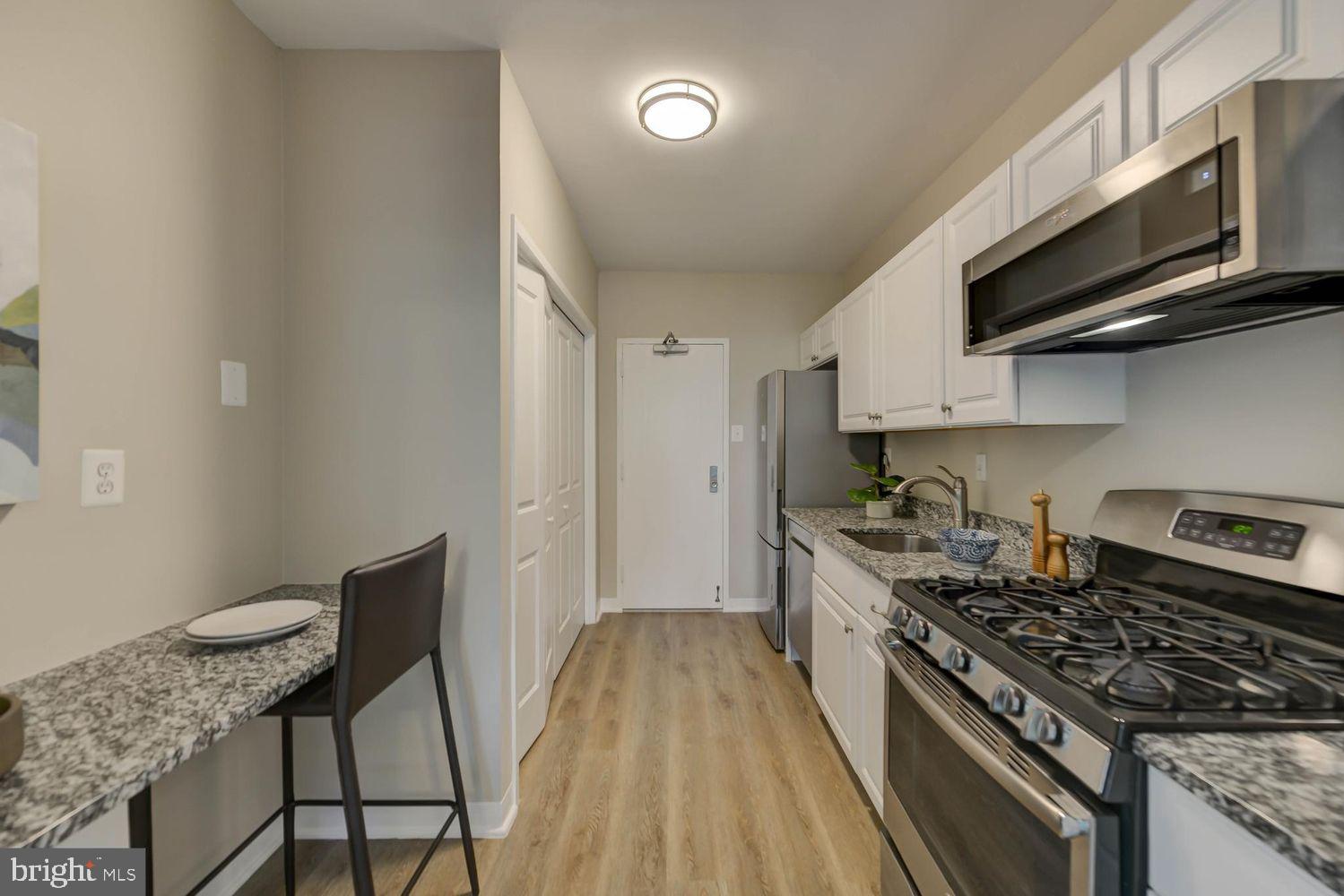 HYDE PARK - Residential