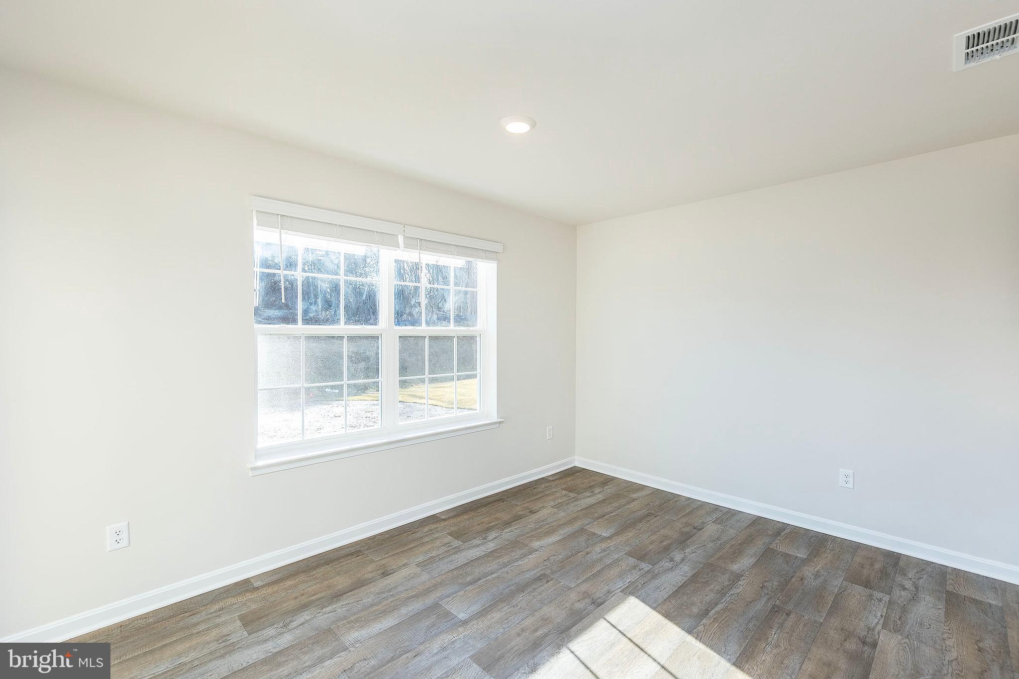 WEST WIND - Residential Lease