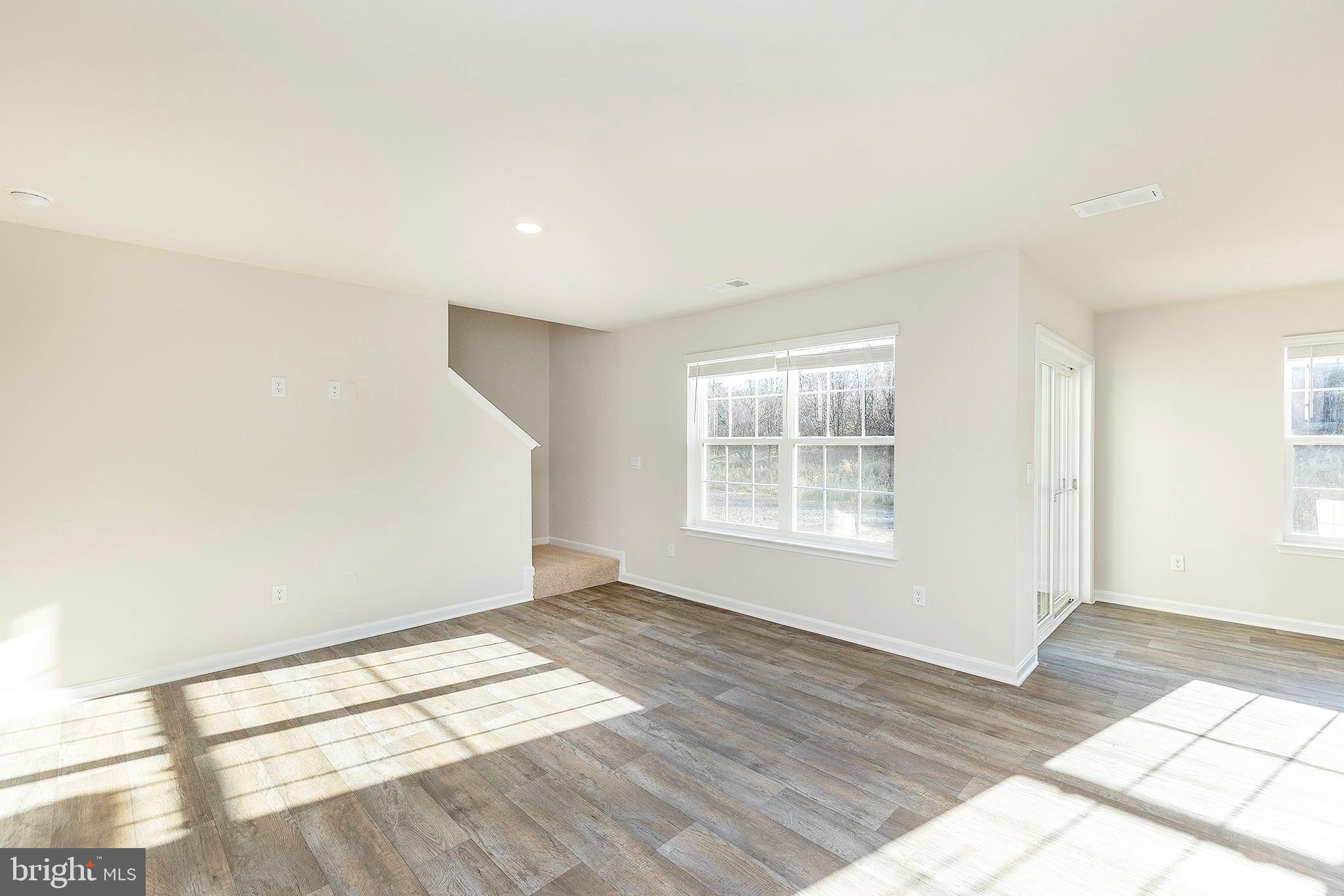 WEST WIND - Residential Lease