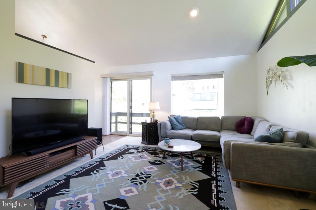 THE HILL - Residential