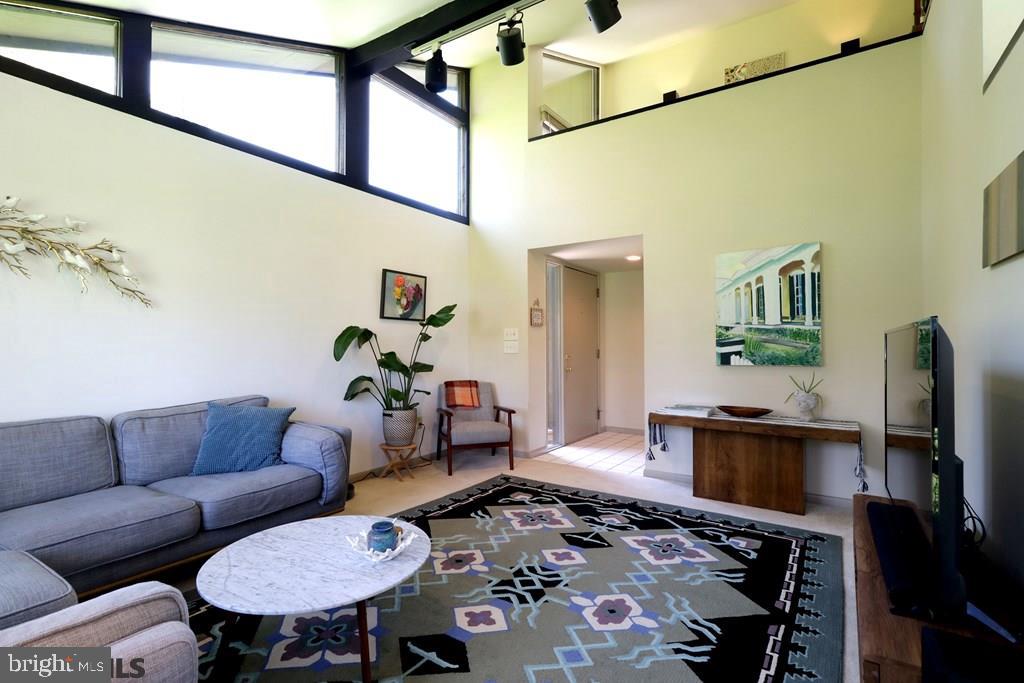 THE HILL - Residential