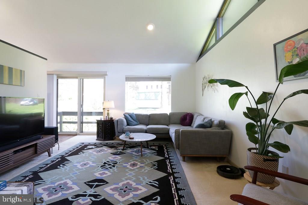 THE HILL - Residential