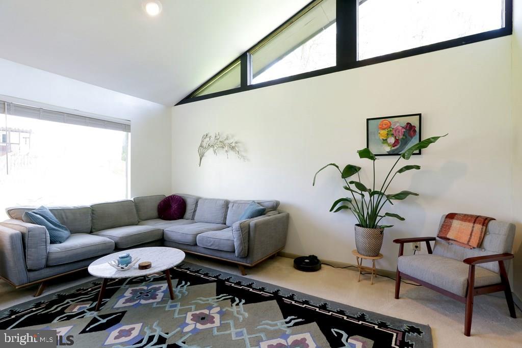 THE HILL - Residential