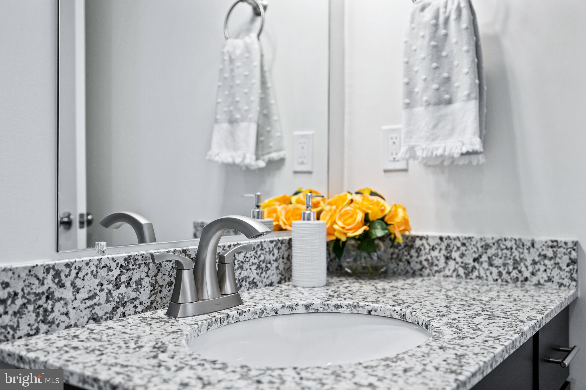 FRANKLIN SQUARE - Residential Lease