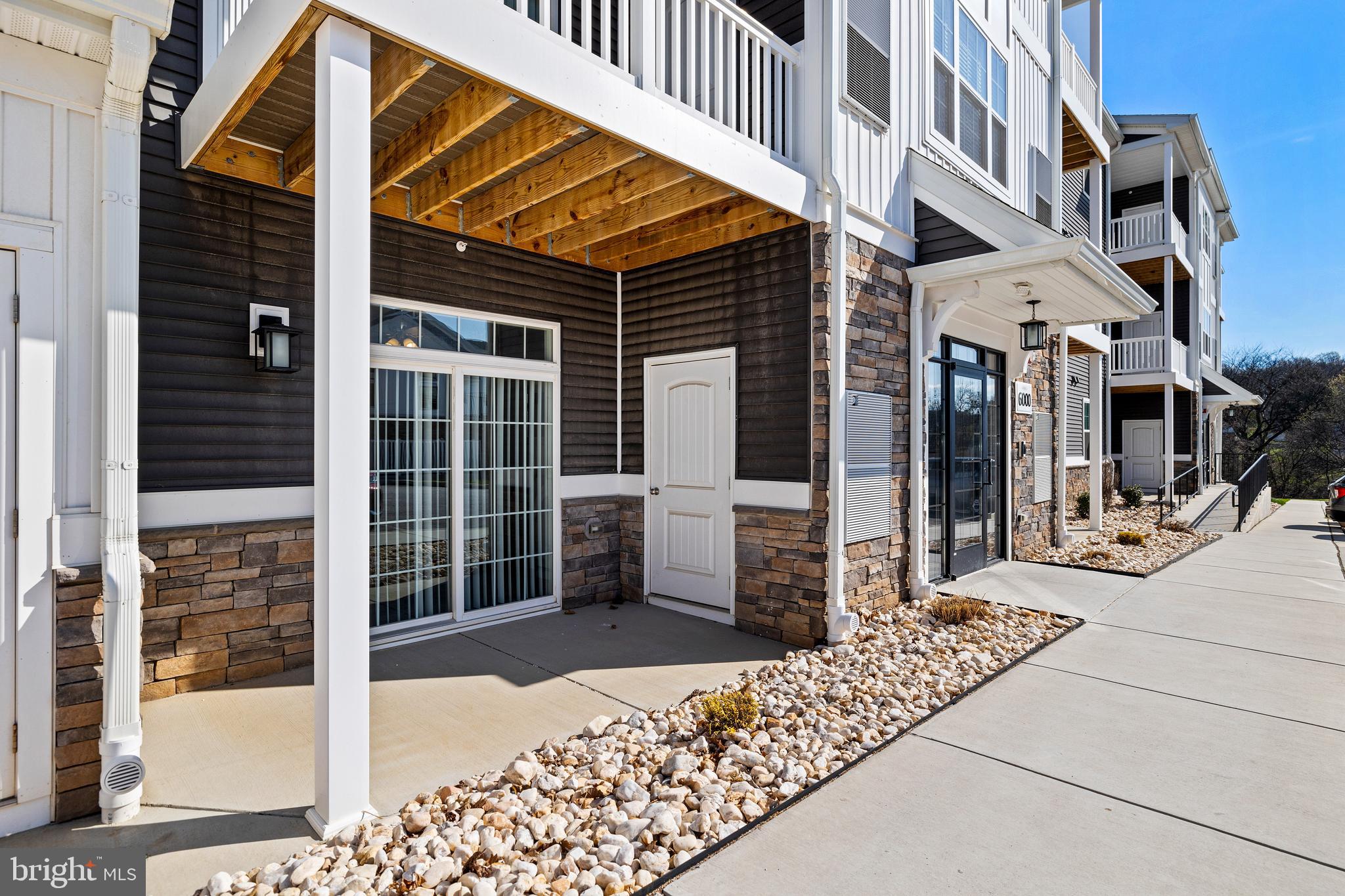 FRANKLIN SQUARE - Residential Lease