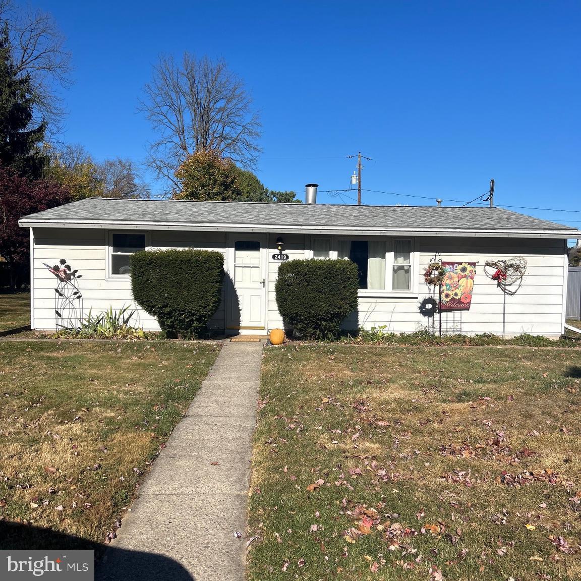 WEST LAWN - Residential