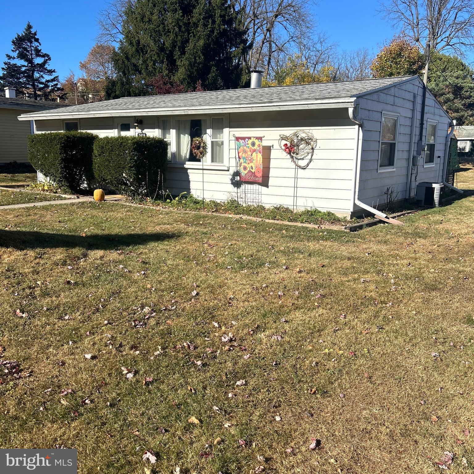 WEST LAWN - Residential