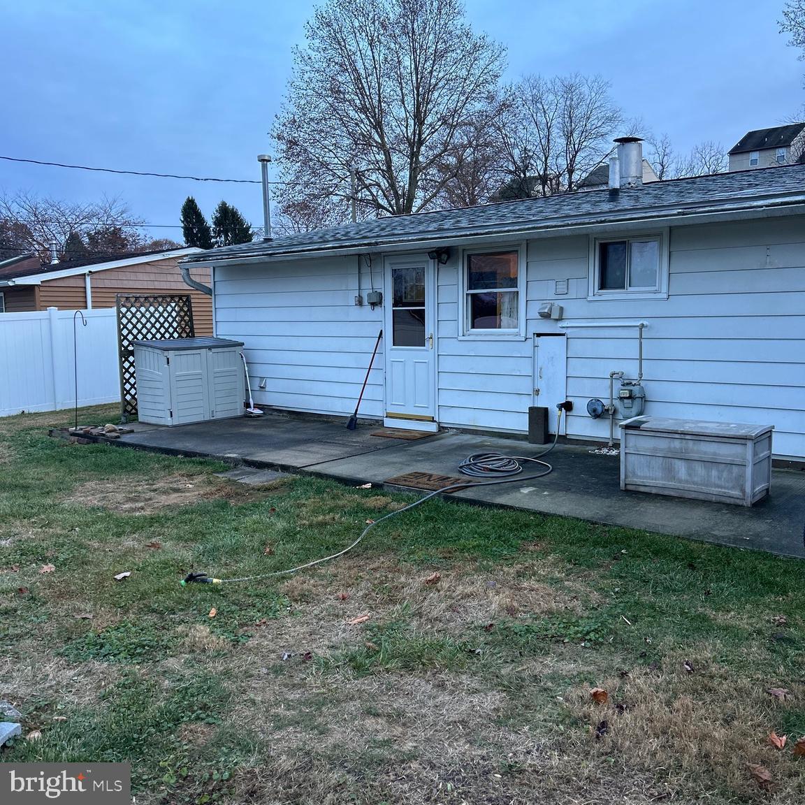 WEST LAWN - Residential