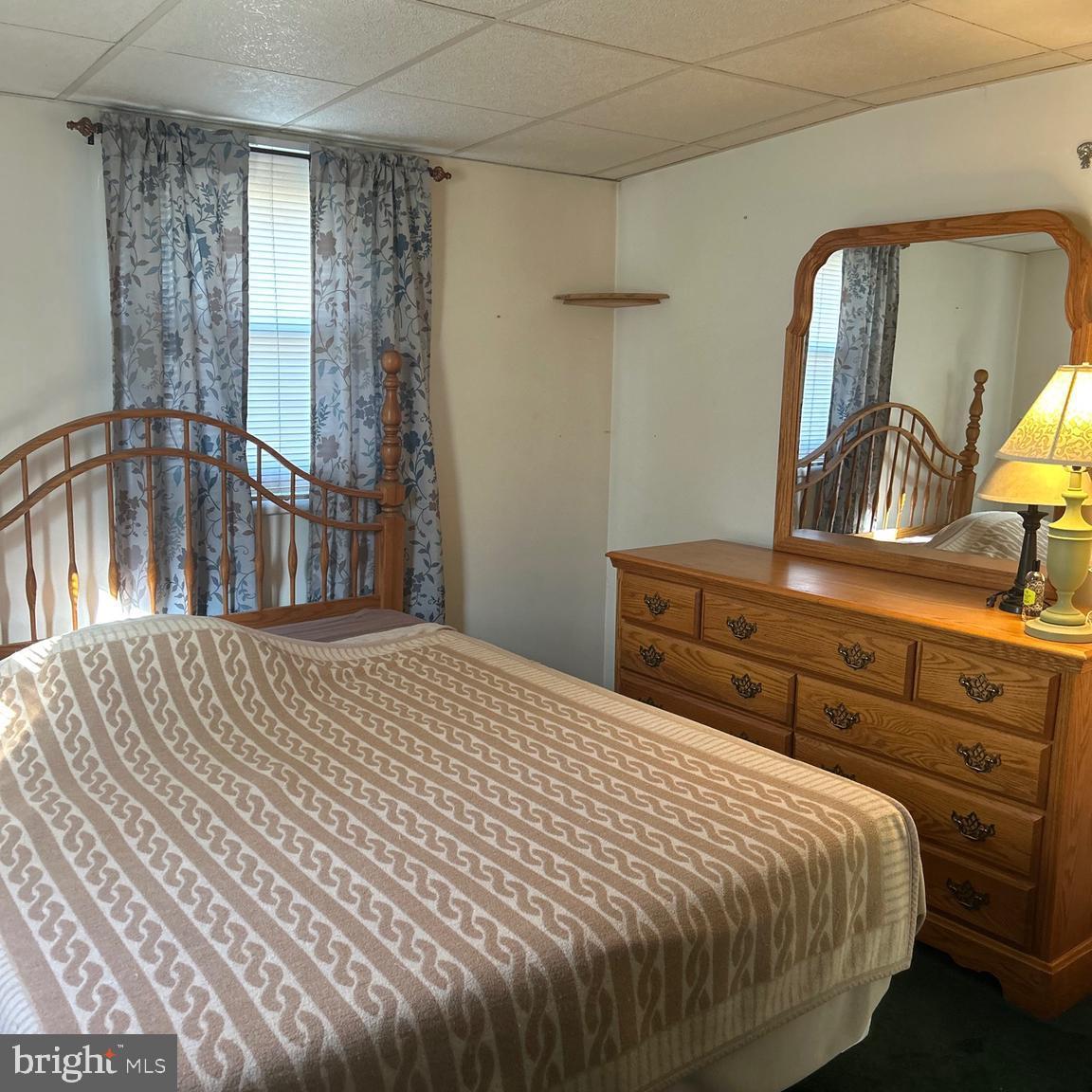 WEST LAWN - Residential