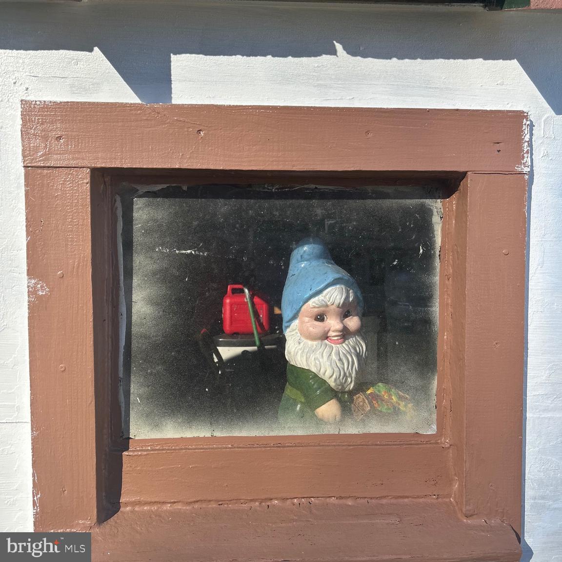 WEST LAWN - Residential