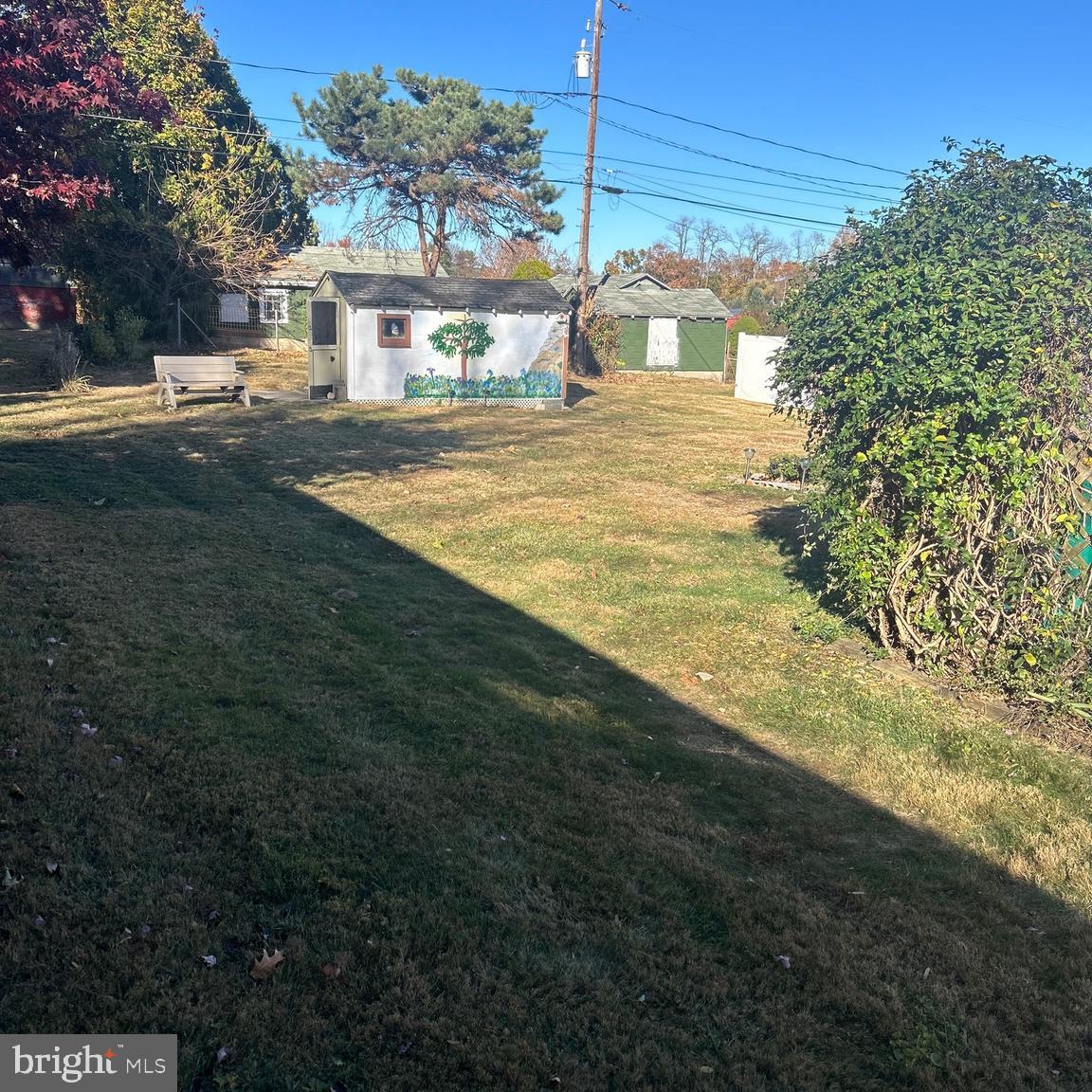 WEST LAWN - Residential