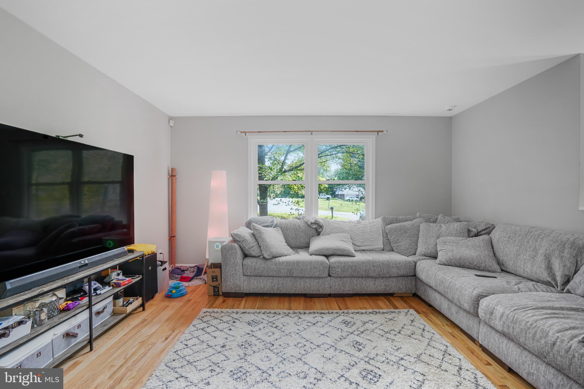1703 SHERWOOD DR