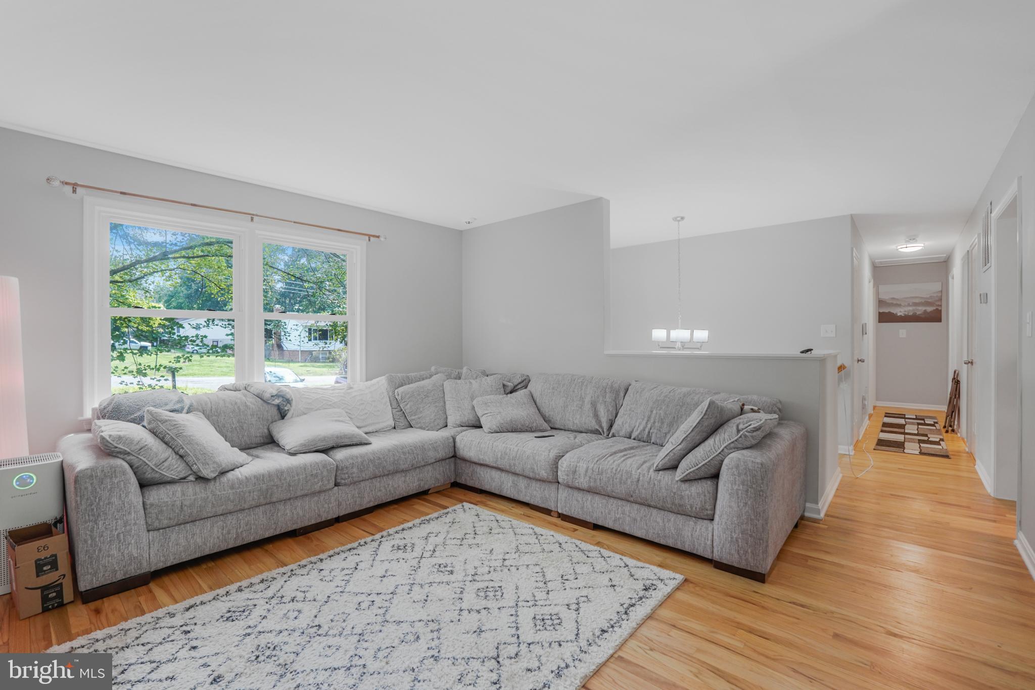 1703 SHERWOOD DR