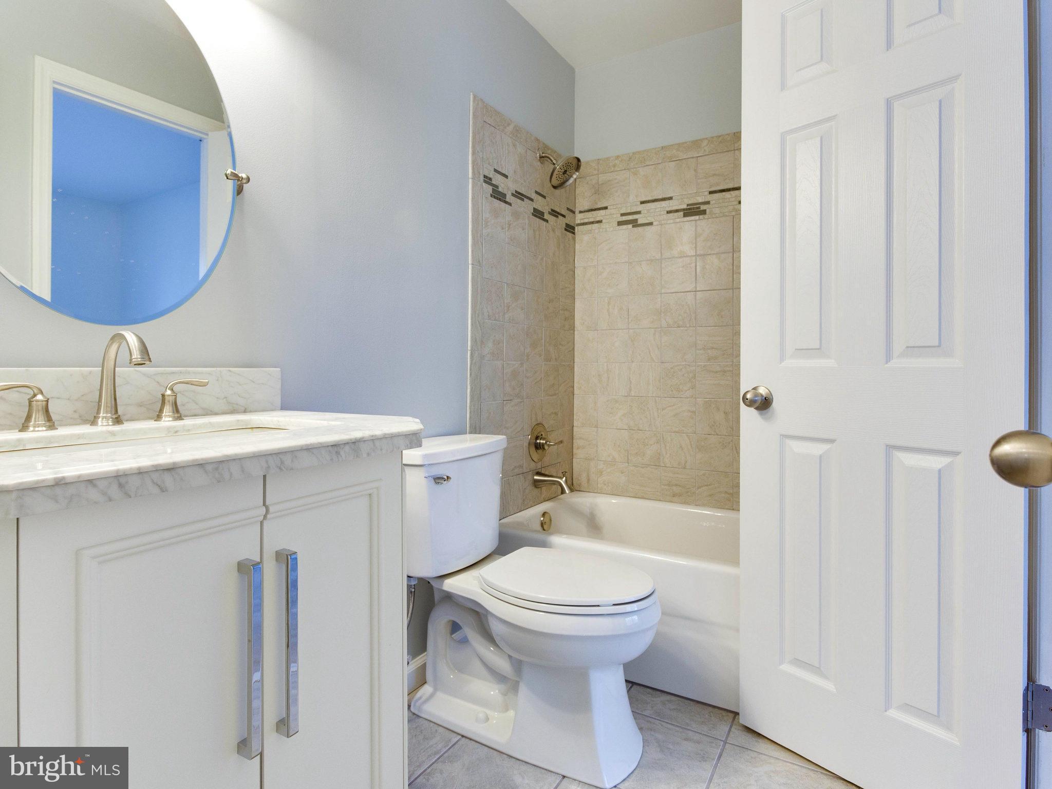 STRATFORD PLACE AT KINGS - Residential