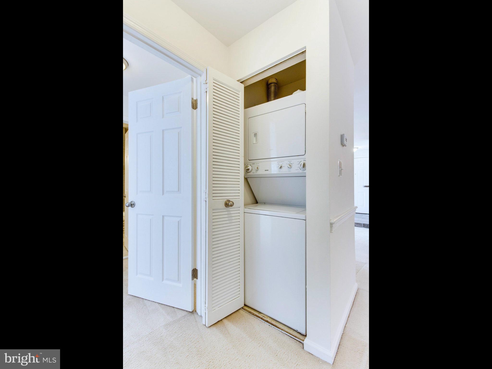 STRATFORD PLACE AT KINGS - Residential