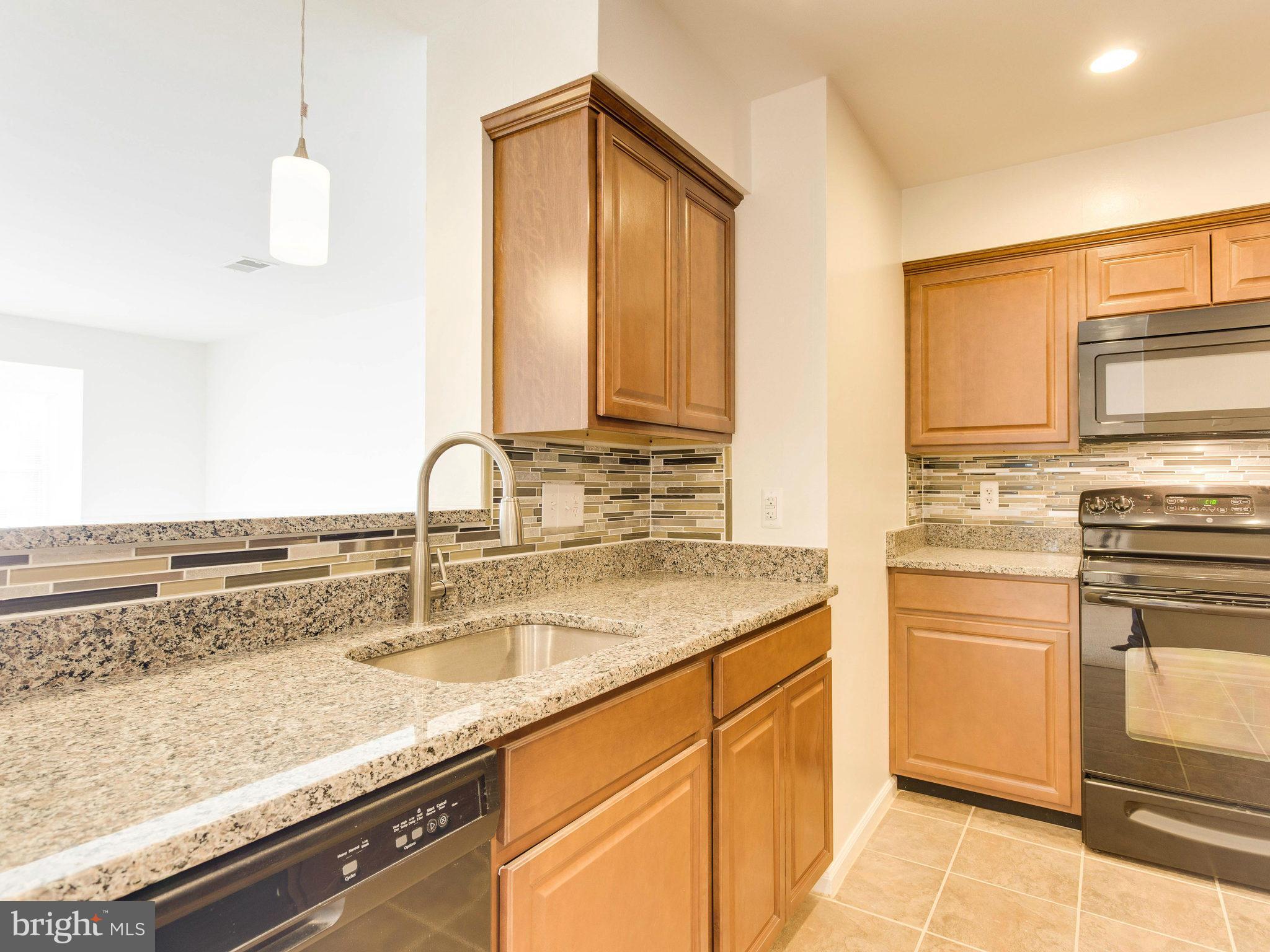 STRATFORD PLACE AT KINGS - Residential