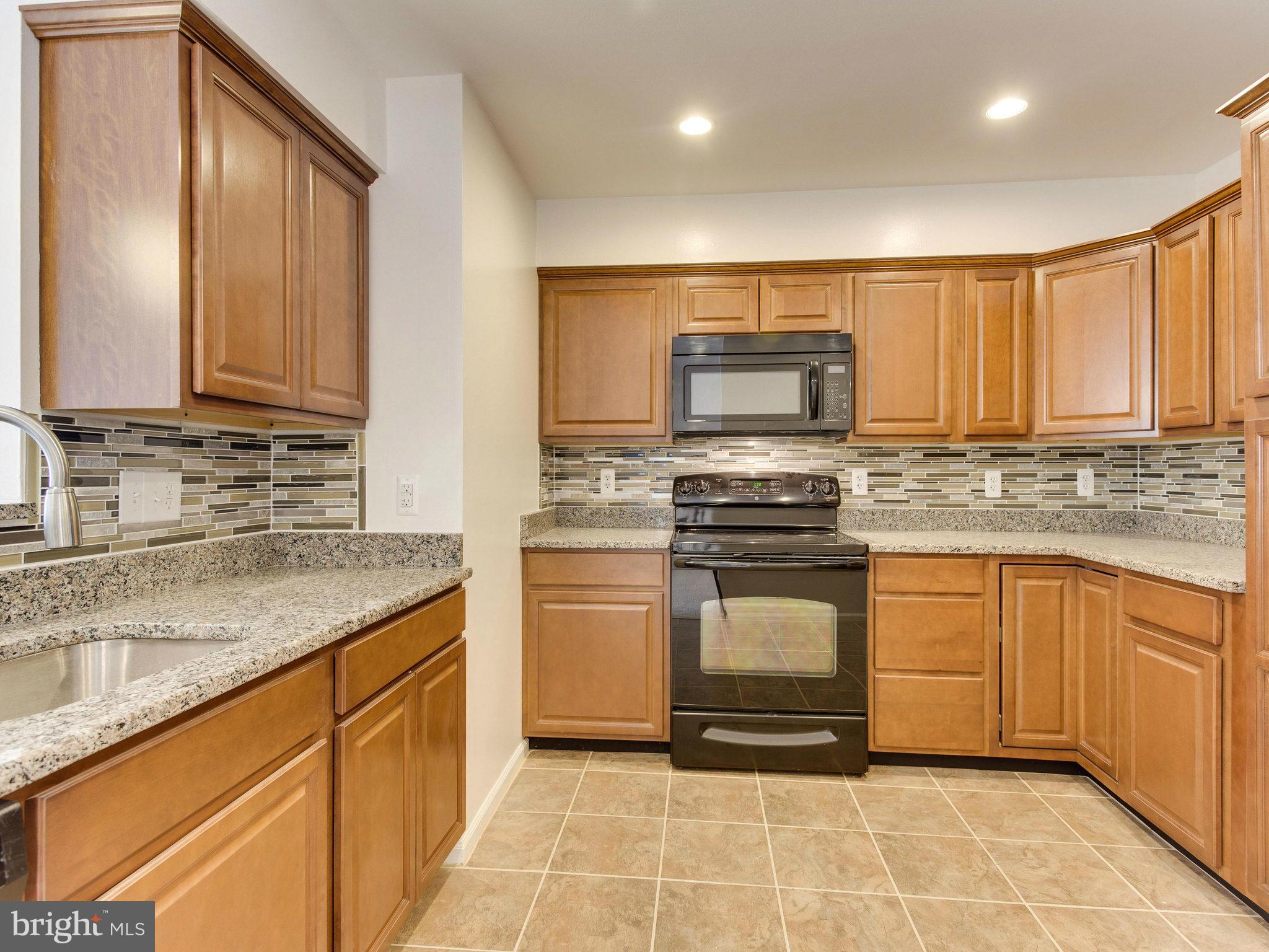 STRATFORD PLACE AT KINGS - Residential