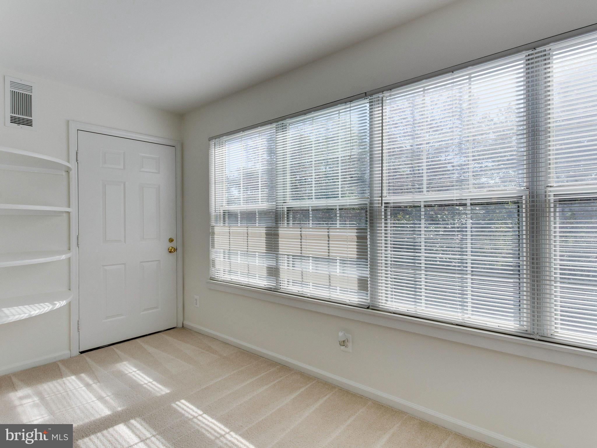 STRATFORD PLACE AT KINGS - Residential