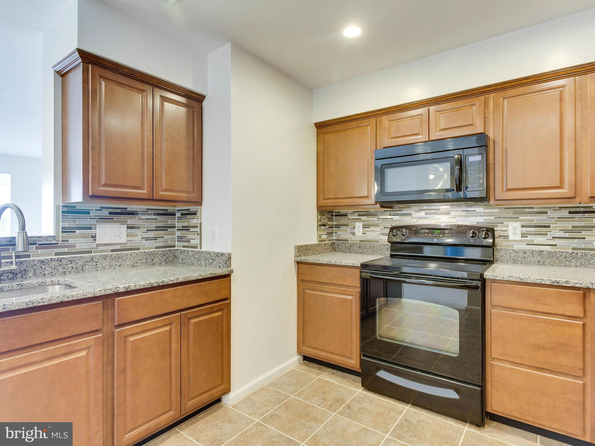 STRATFORD PLACE AT KINGS - Residential