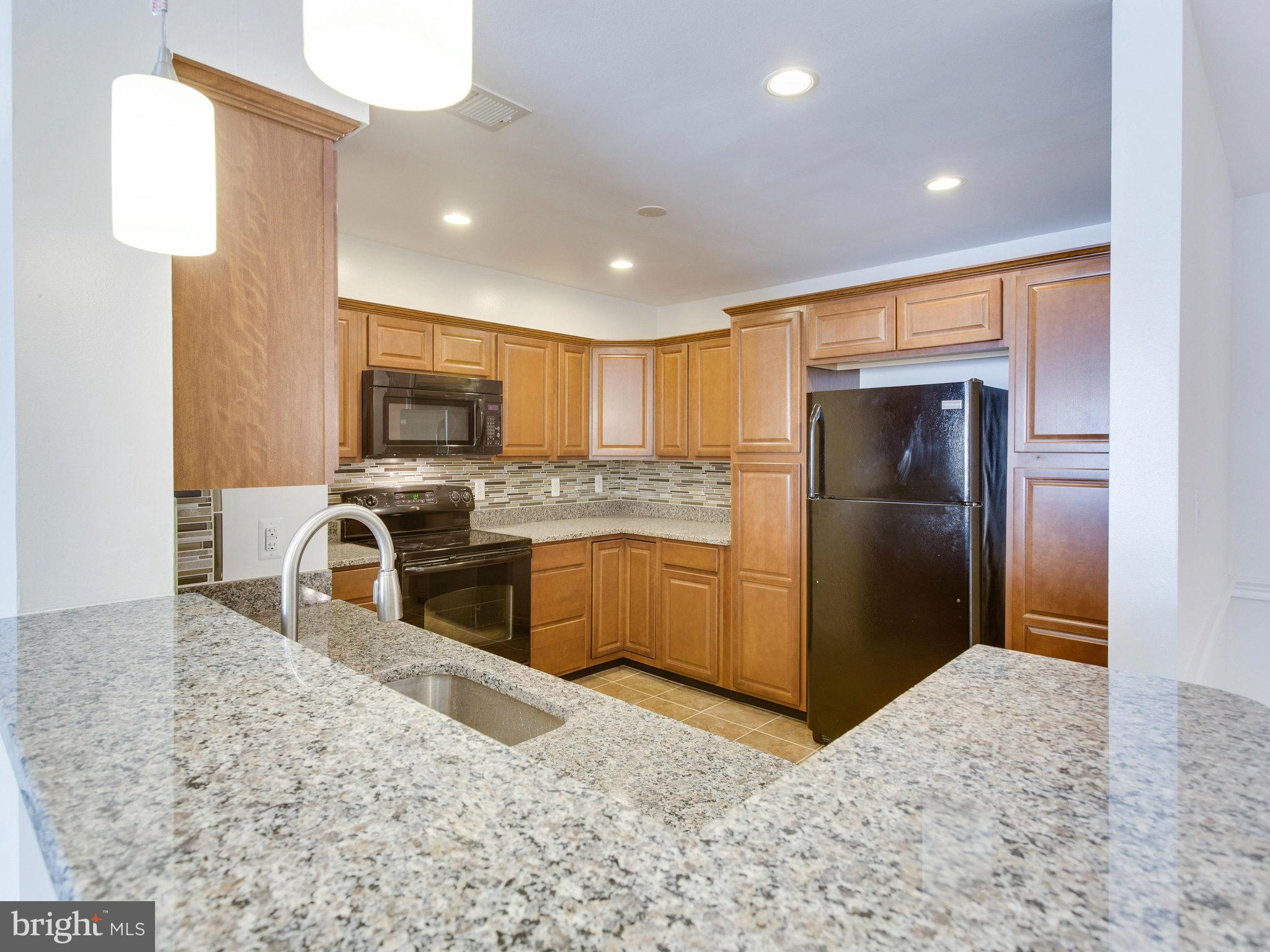 STRATFORD PLACE AT KINGS - Residential