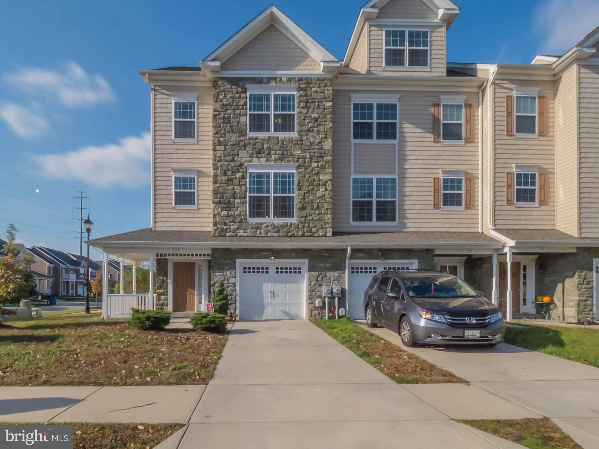 WHISPERING WOODS - Residential Lease