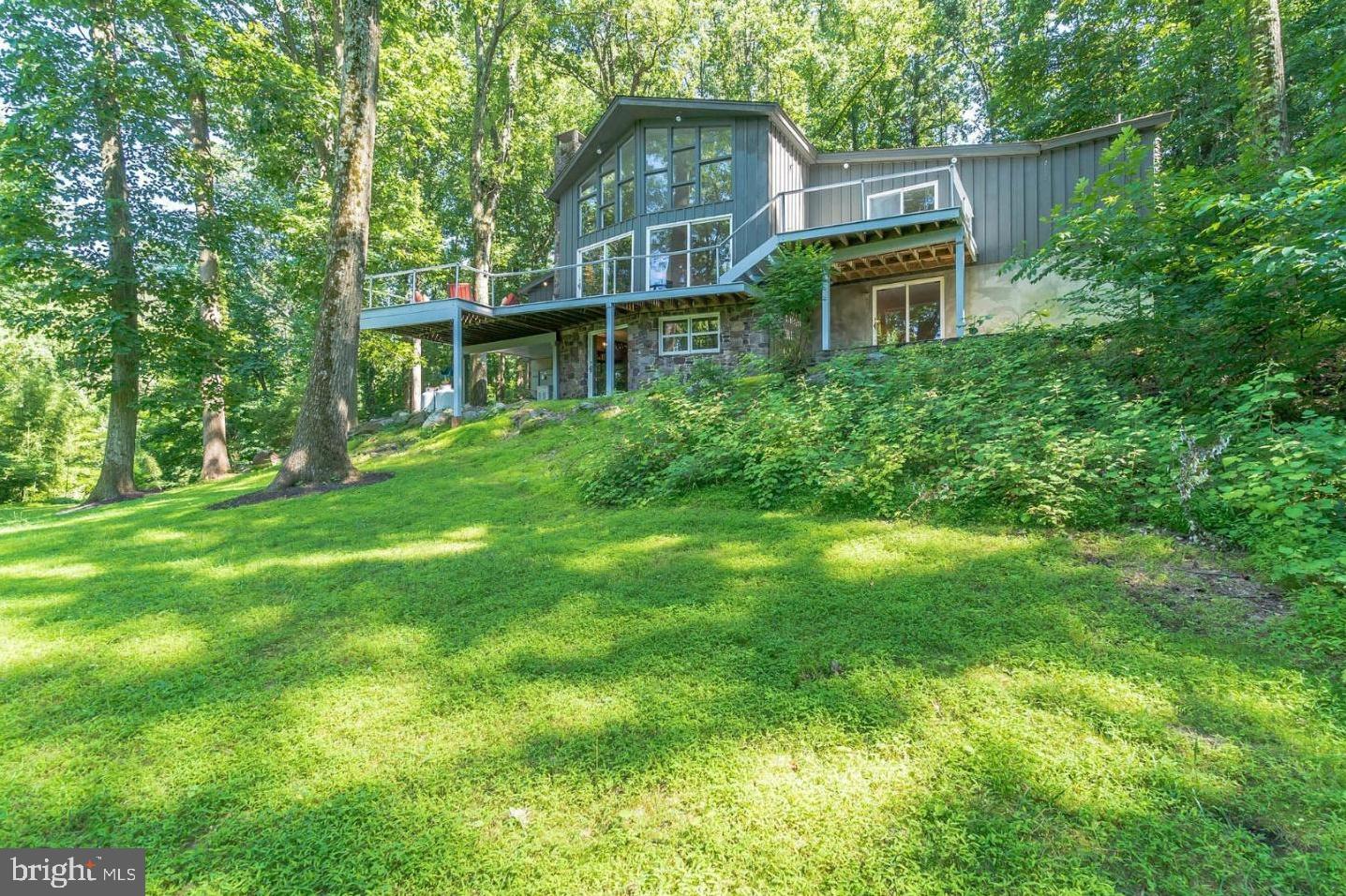 SOLEBURY MOUNT EST - Residential