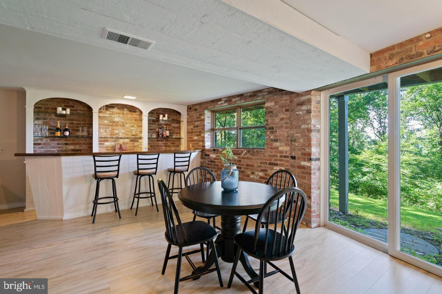 SOLEBURY MOUNT EST - Residential