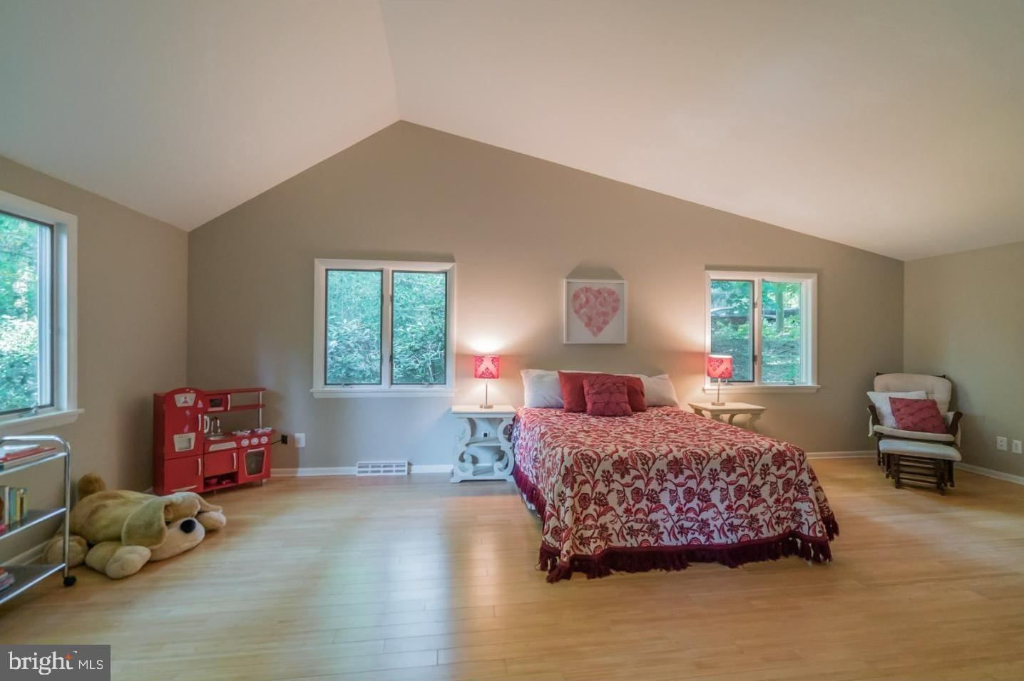 SOLEBURY MOUNT EST - Residential