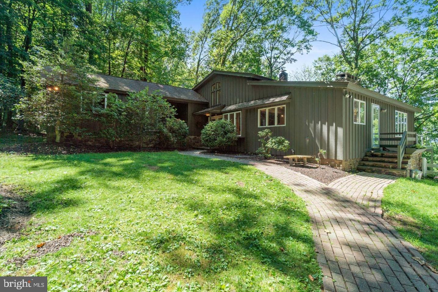 SOLEBURY MOUNT EST - Residential