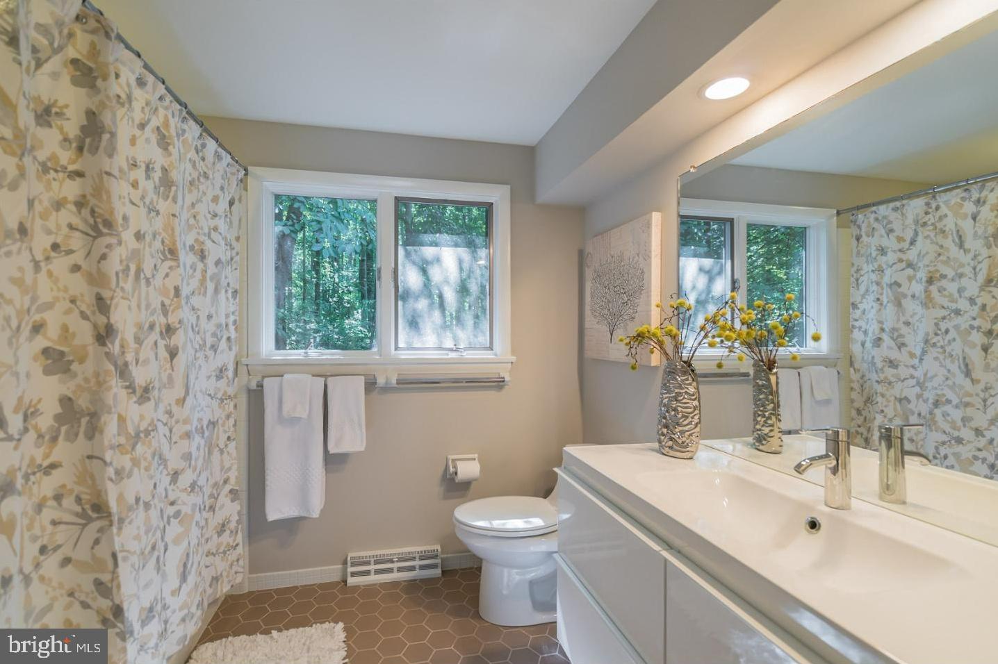 SOLEBURY MOUNT EST - Residential