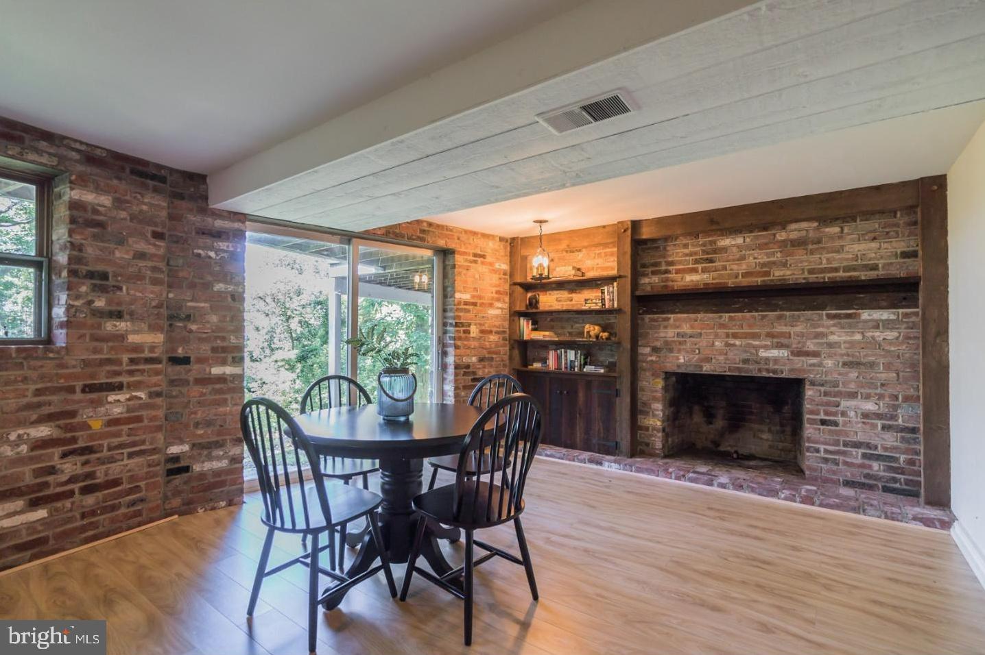 SOLEBURY MOUNT EST - Residential