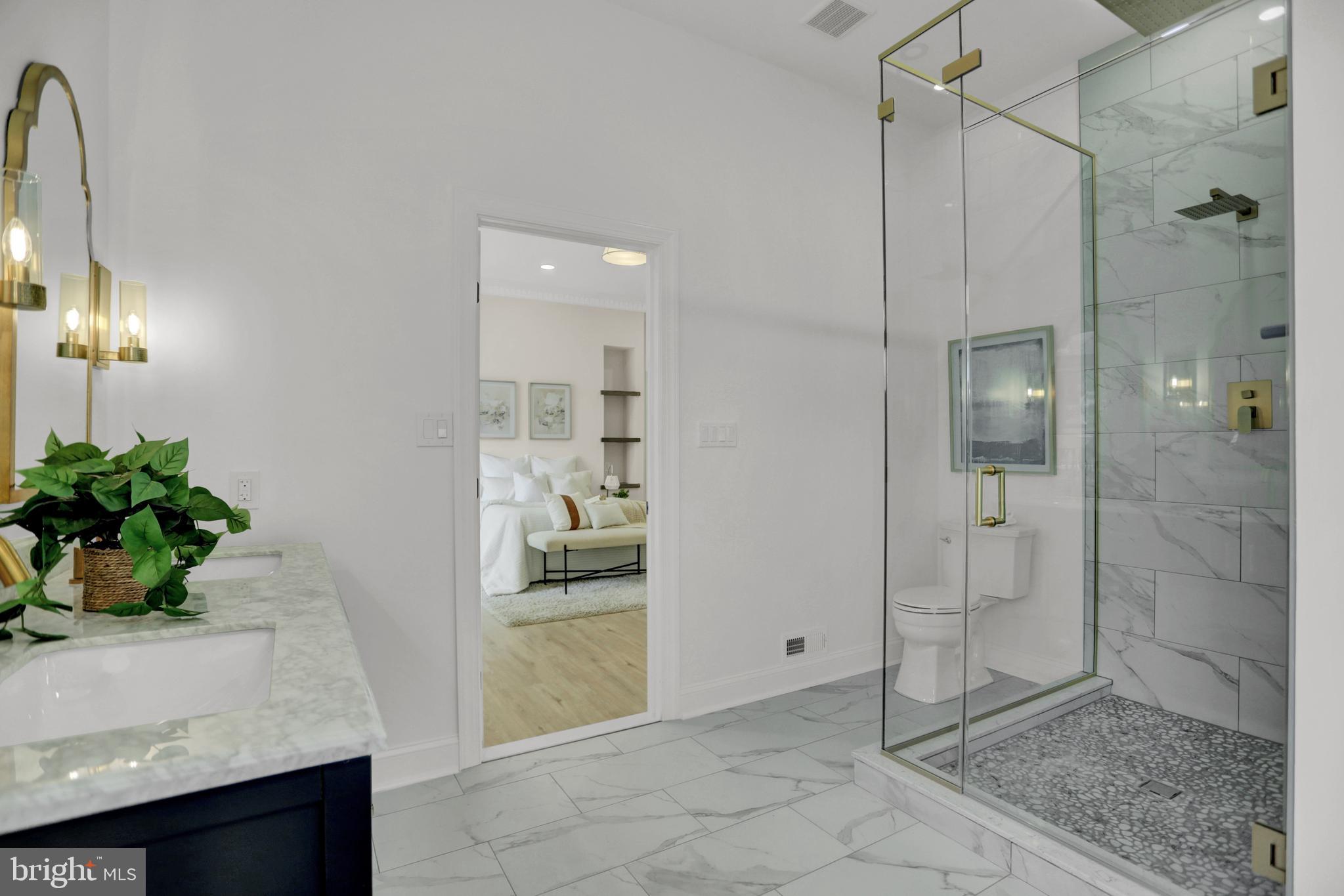 LITTLE ITALY - Residential