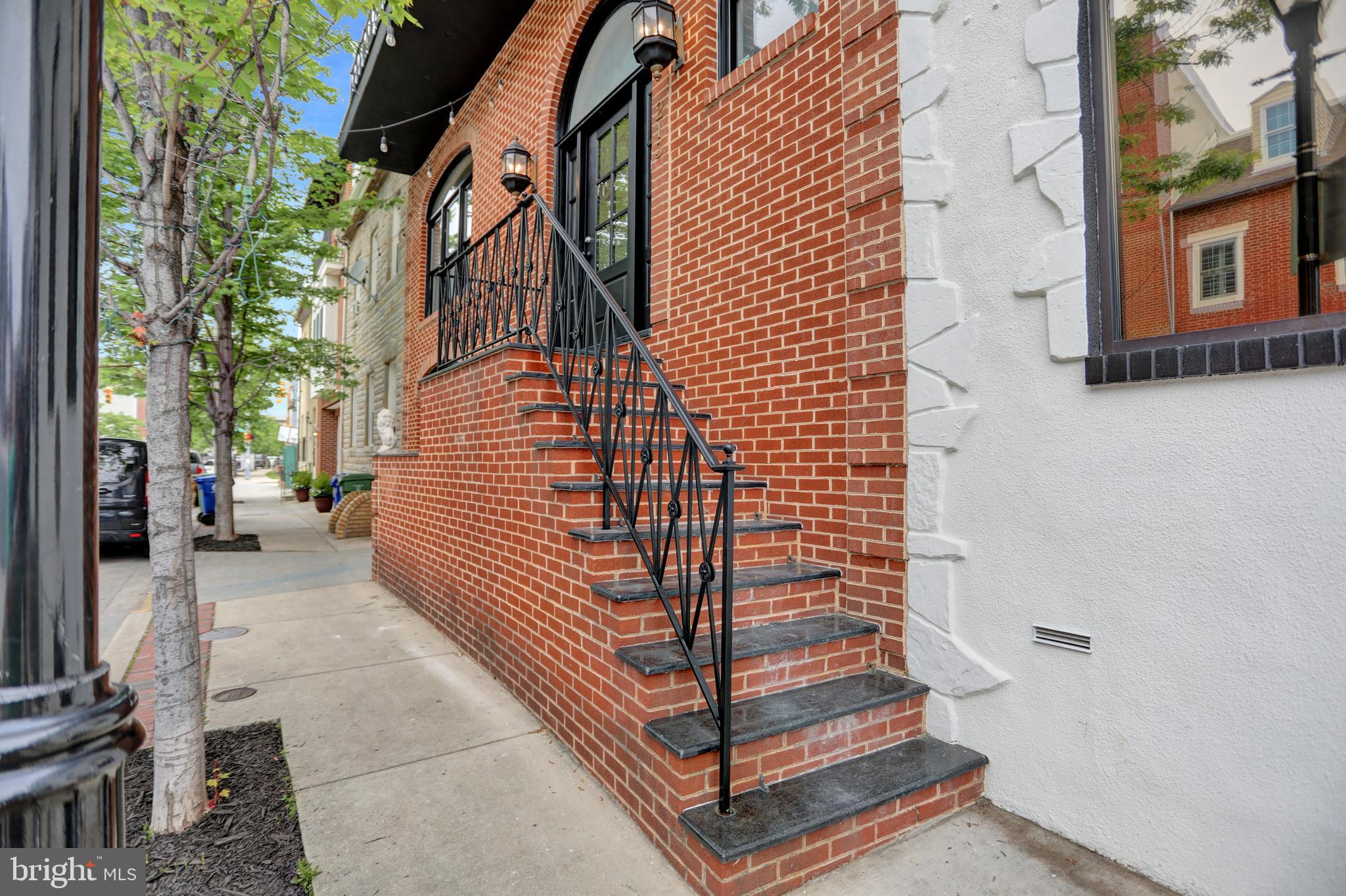 LITTLE ITALY - Residential