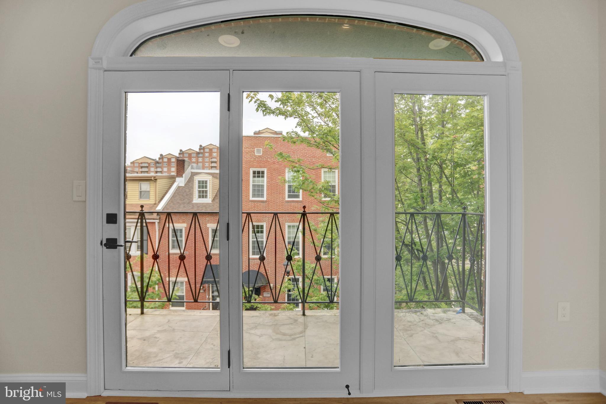 LITTLE ITALY - Residential