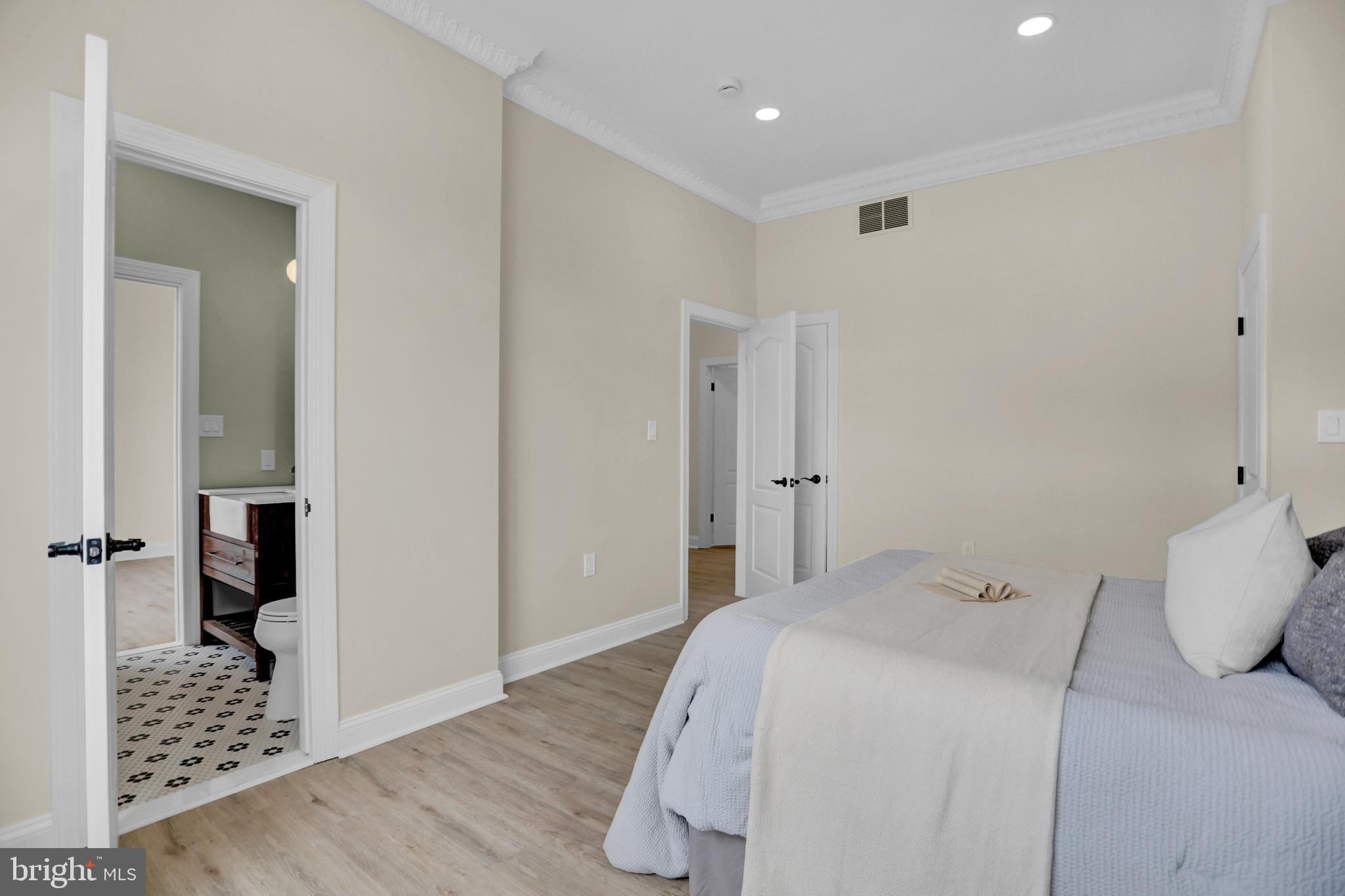 LITTLE ITALY - Residential