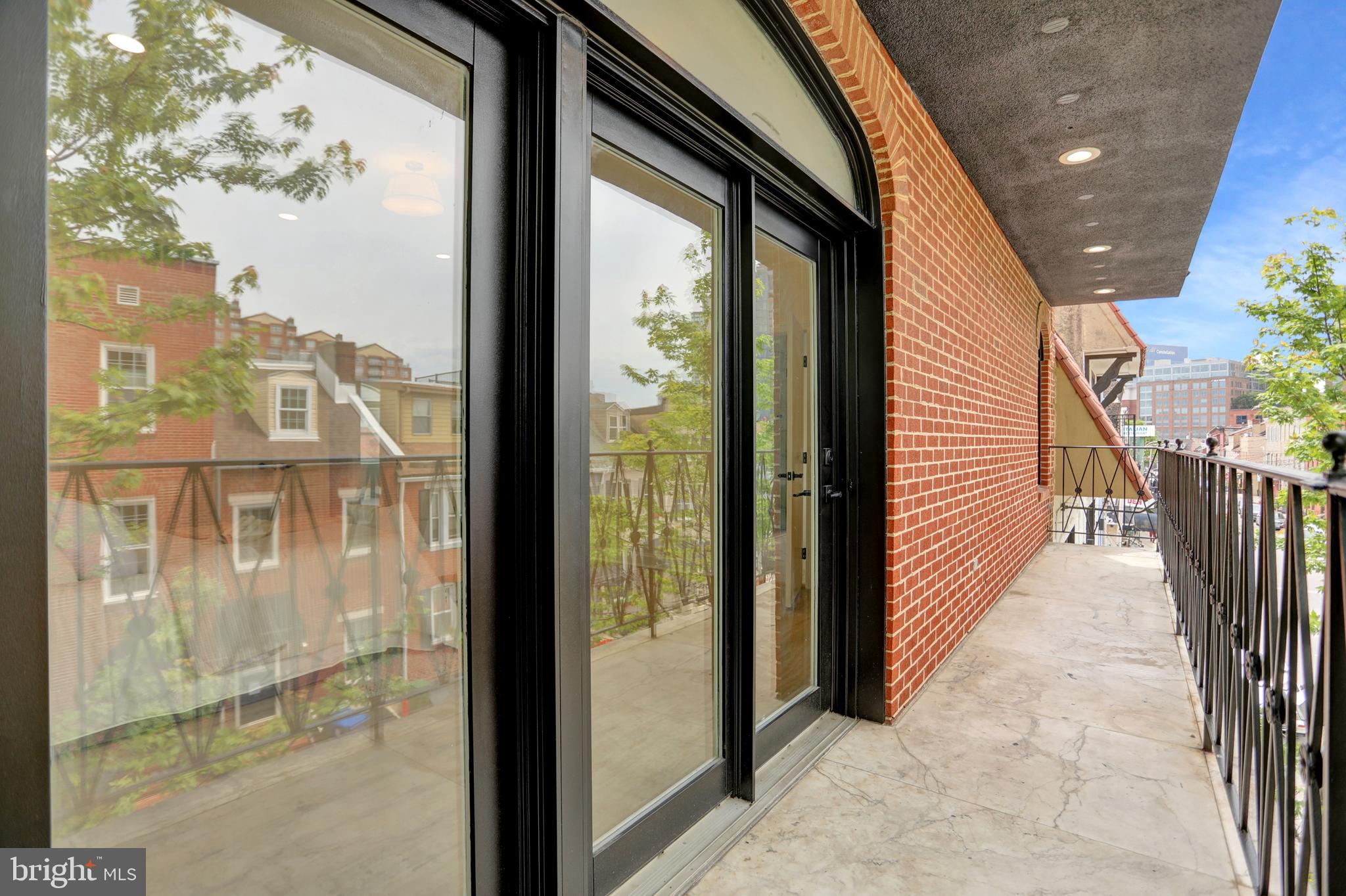 LITTLE ITALY - Residential