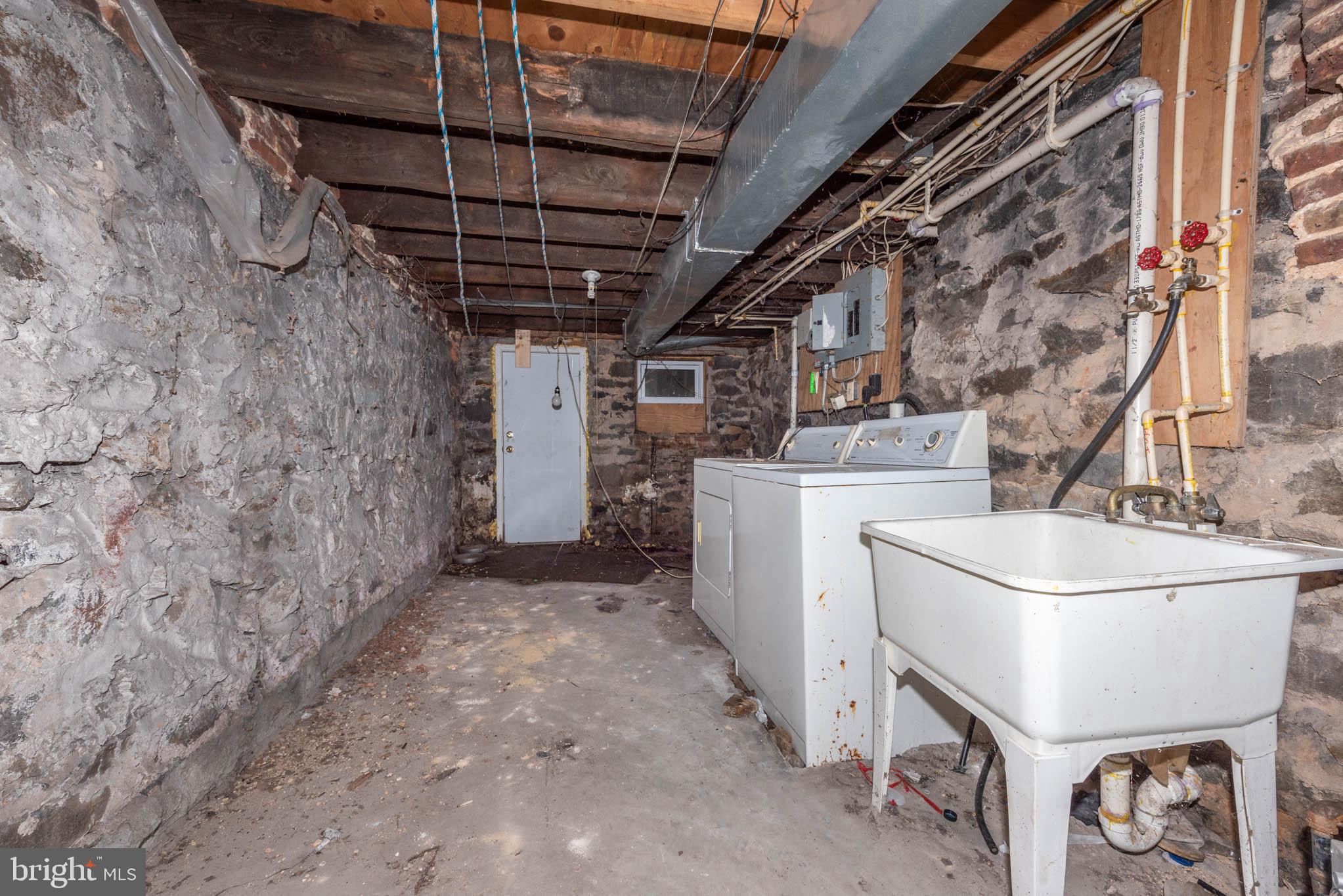 1618 N MONROE STREET