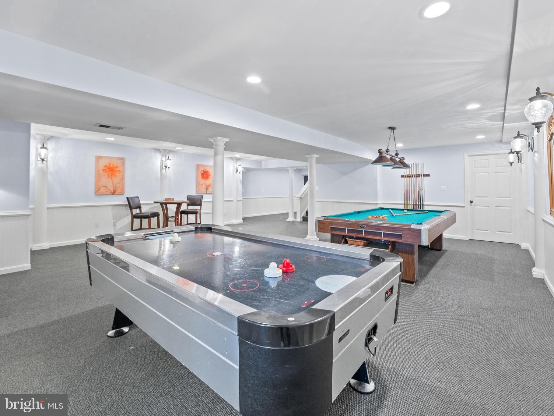 WILLOW OAKS - Residential