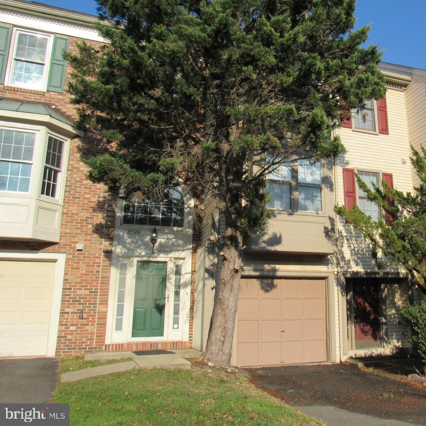 ASHBURN FARM - Residential Lease