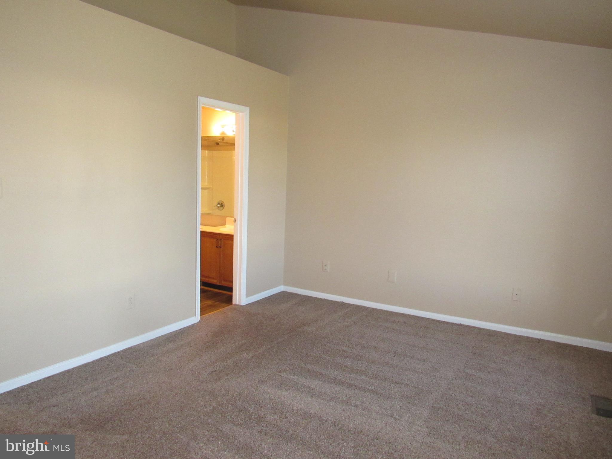 ASHBURN FARM - Residential Lease