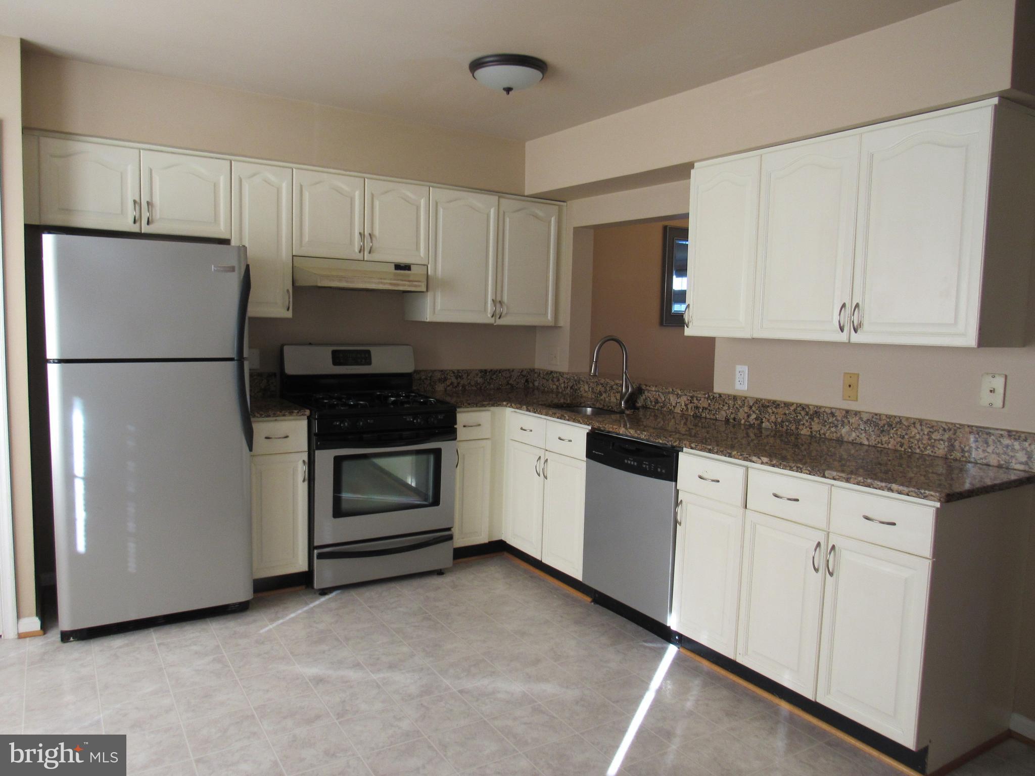 ASHBURN FARM - Residential Lease